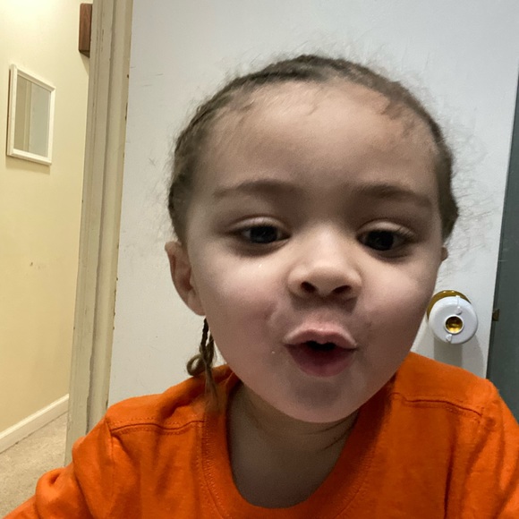 Meet your Posher, Cassie - Picture 4 of 5